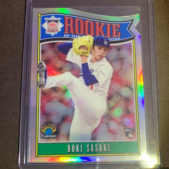 Shohei Ohtani foil refractor, Yoshinobu Yamamoto Rookie, Roki Sasaki (RC) - Picture 8 of 9